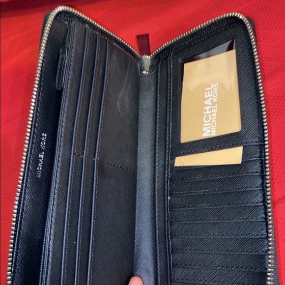 Michael Kors Jet Set Tote and Continental wallet - Picture 12 of 12